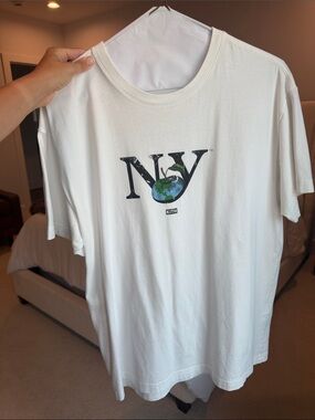 Kith White NYV Globe Graphic men’s  Tee